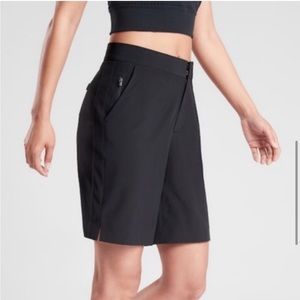 {Athleta} Tribeca 7" Bermuda Short in Black Size 8